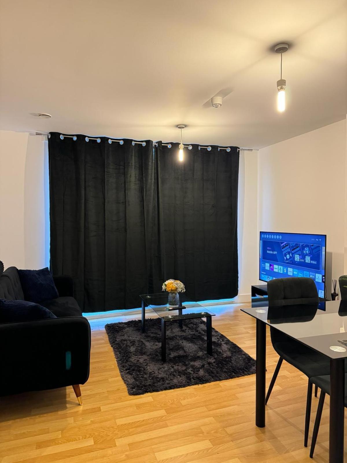 Spacious 2 Bedrooms Apartment In Stratford Londra Dış mekan fotoğraf