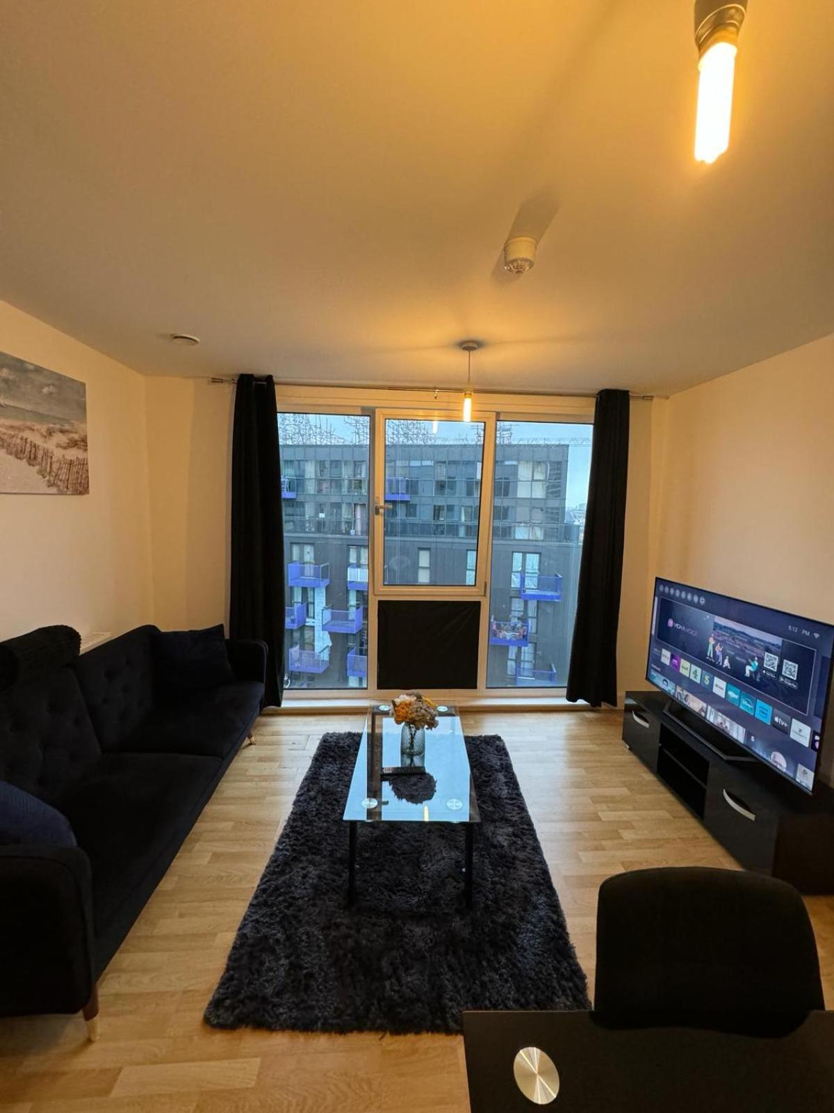Spacious 2 Bedrooms Apartment In Stratford Londra Dış mekan fotoğraf